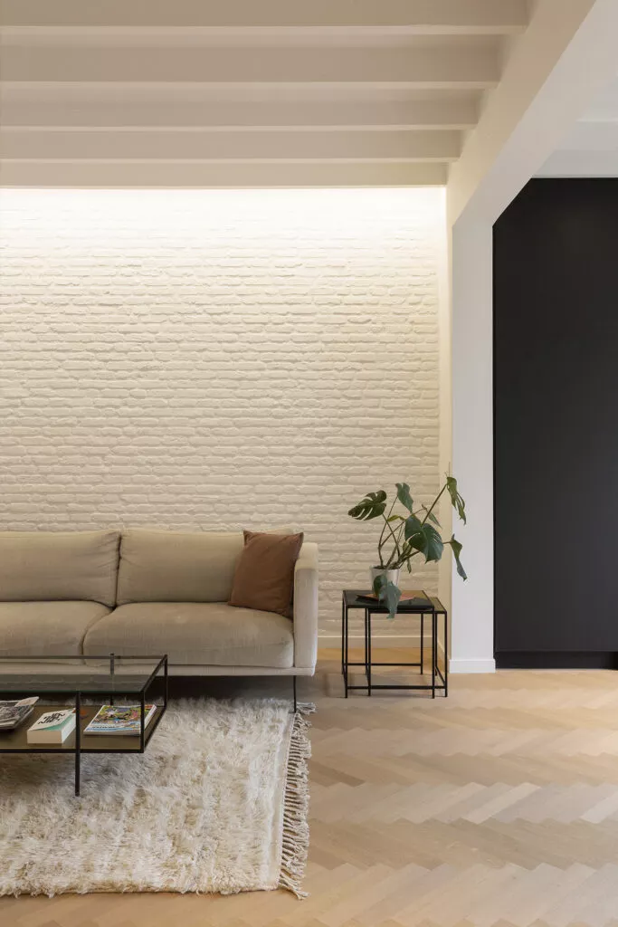100